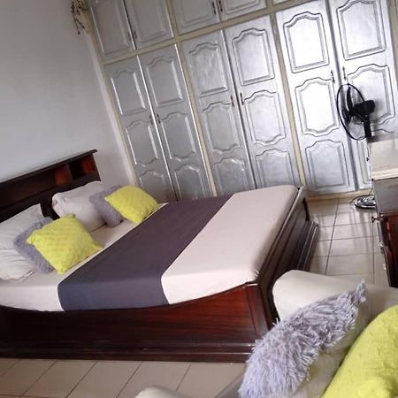 Appart meublé le Dakota Yaoundé Esterno foto
