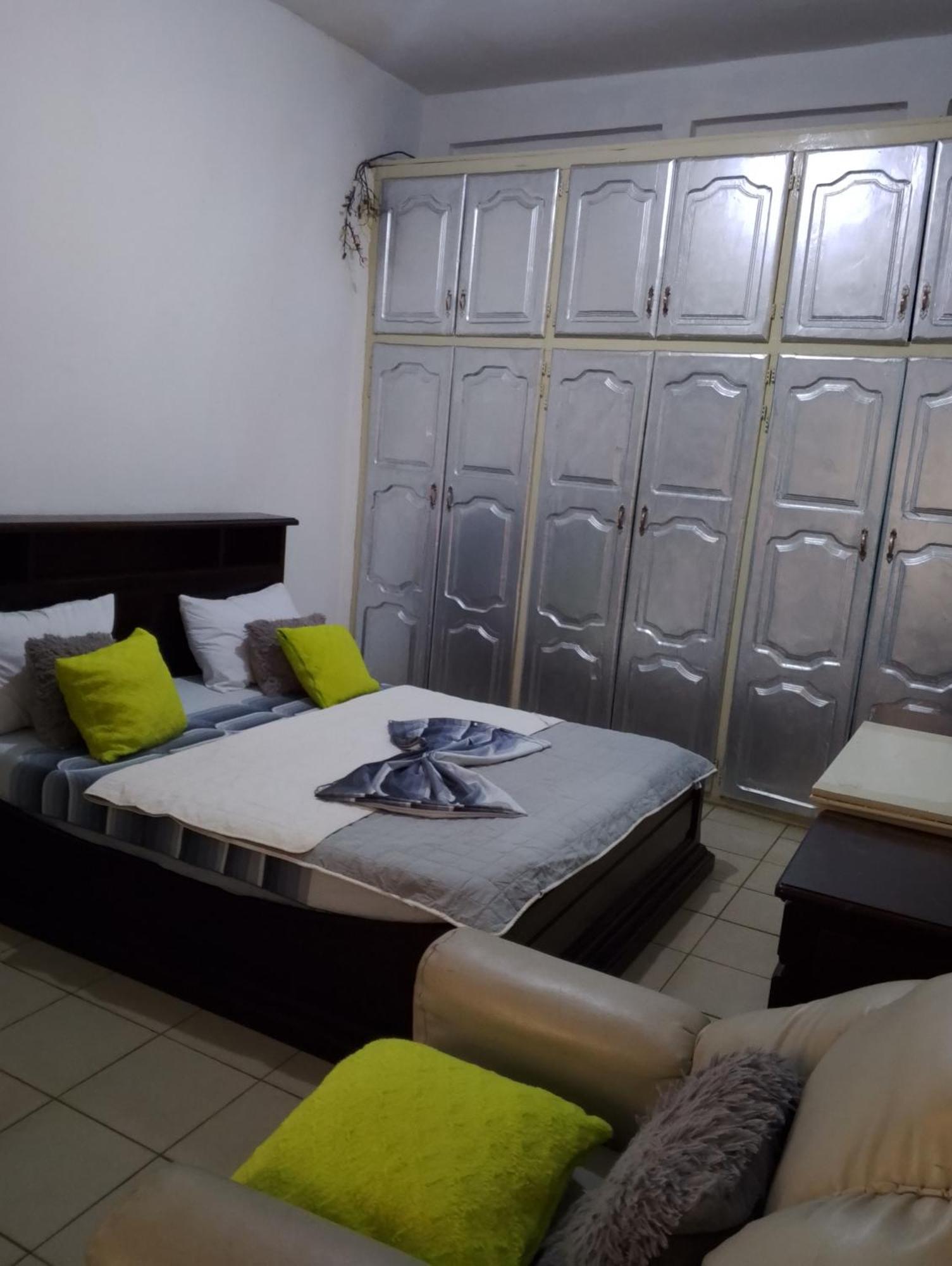 Appart meublé le Dakota Yaoundé Esterno foto