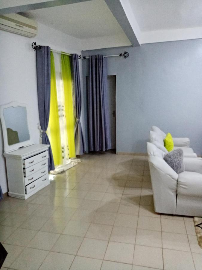 Appart meublé le Dakota Yaoundé Esterno foto